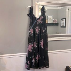 Never been worn, free people, mid dress, floral, over the shoulder, size L